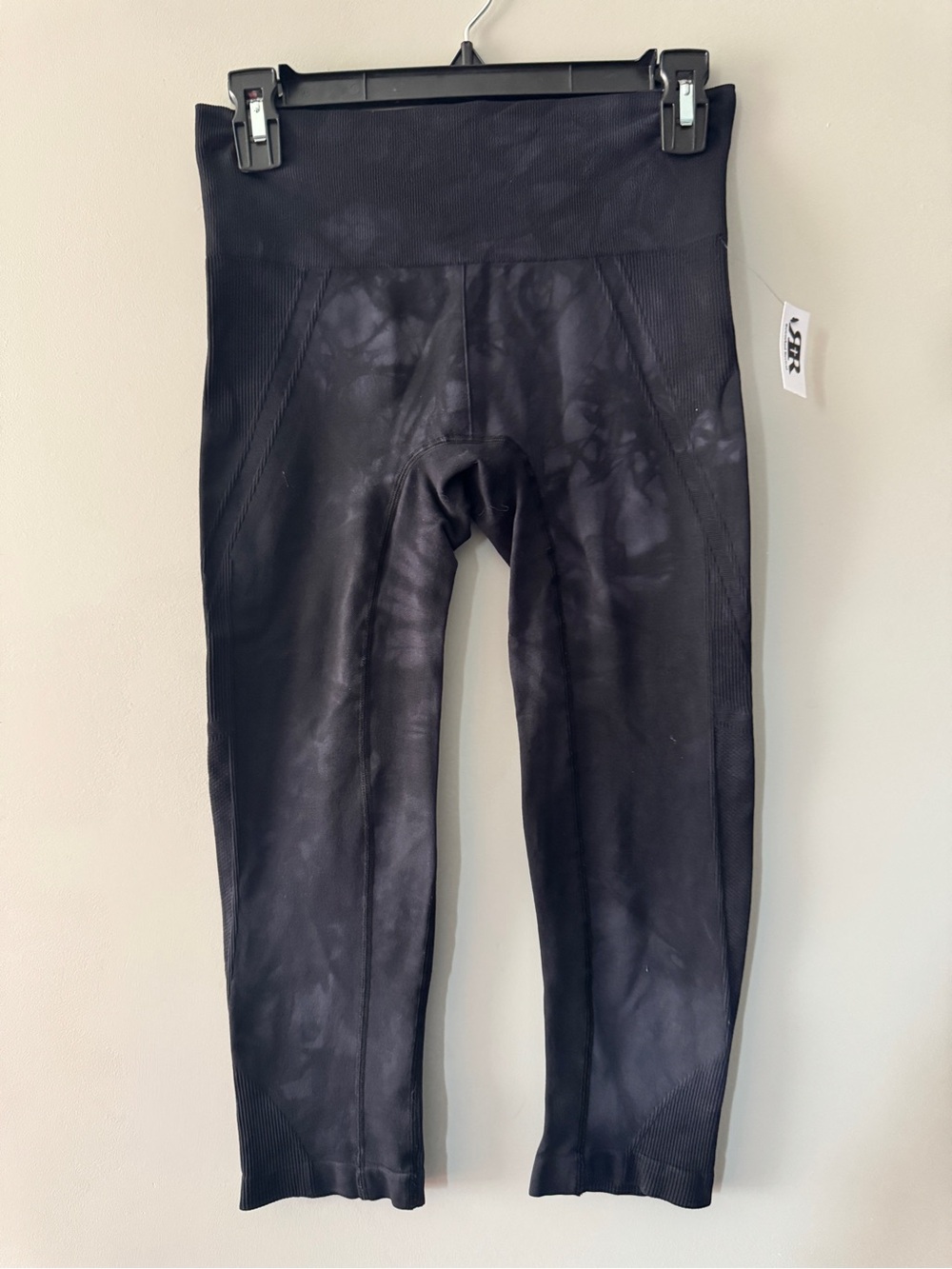 Athleta | tie dye cropped leggings | S